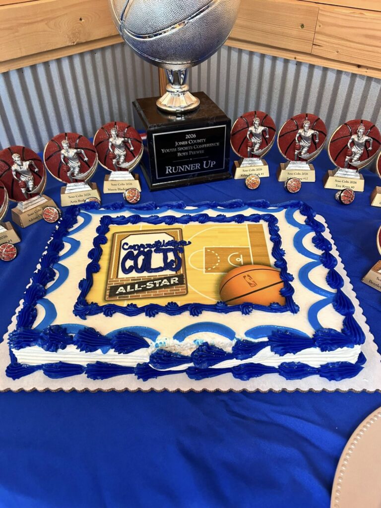 Peewee Basketball Team End of Season Celebration