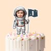 Custom Astronaut Holding a Number 1 Flag Face Cutout – Cake Topper Custom Astronaut Holding a Number 1 Flag Face Cutout shown on a cake topper mockup