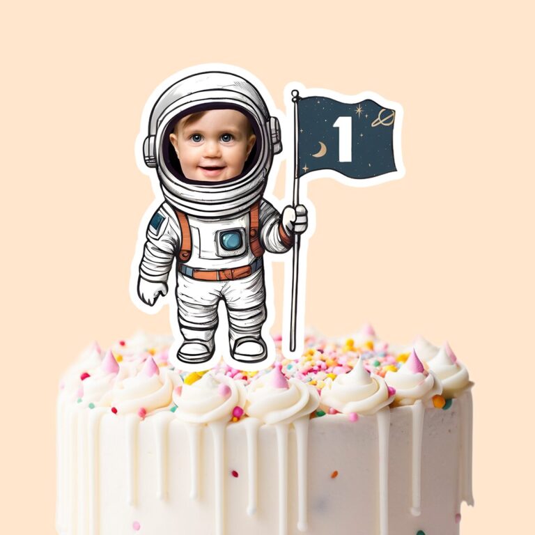 Custom Astronaut Holding a Number 1 Flag Face Cutout – Cake Topper Custom Astronaut Holding a Number 1 Flag Face Cutout shown on a cake topper mockup
