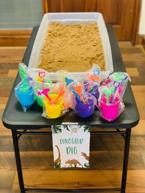 Dinosaur Dig Table with Colorful Bucket Kits