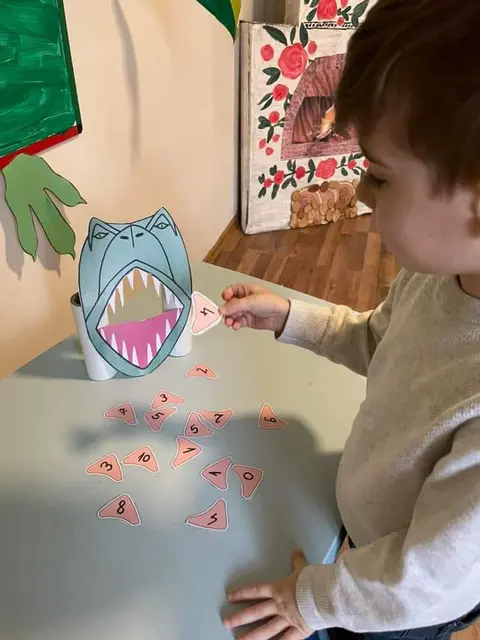 Toothy Animal Feed-and-Count Paper Game