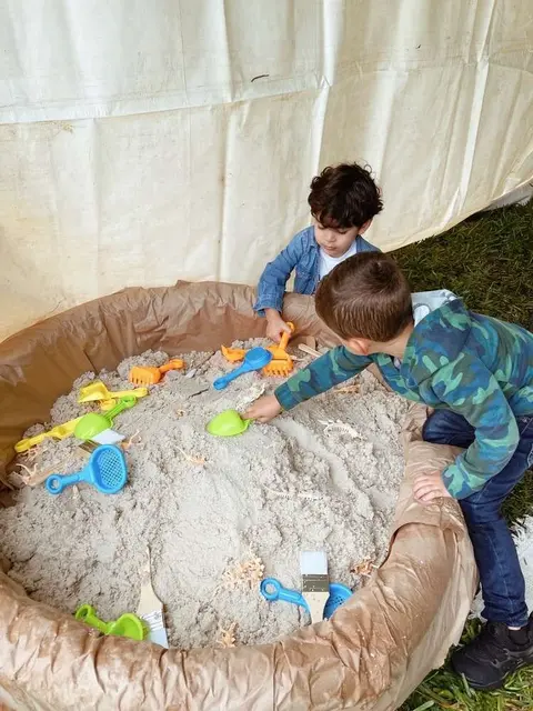 Dinosaur Fossil Dig Pit with Brushes and Scoops