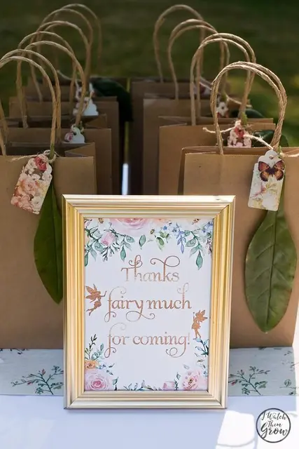 Fairy Thank You Sign with Leaf-Trimmed Kraft Favor Bags